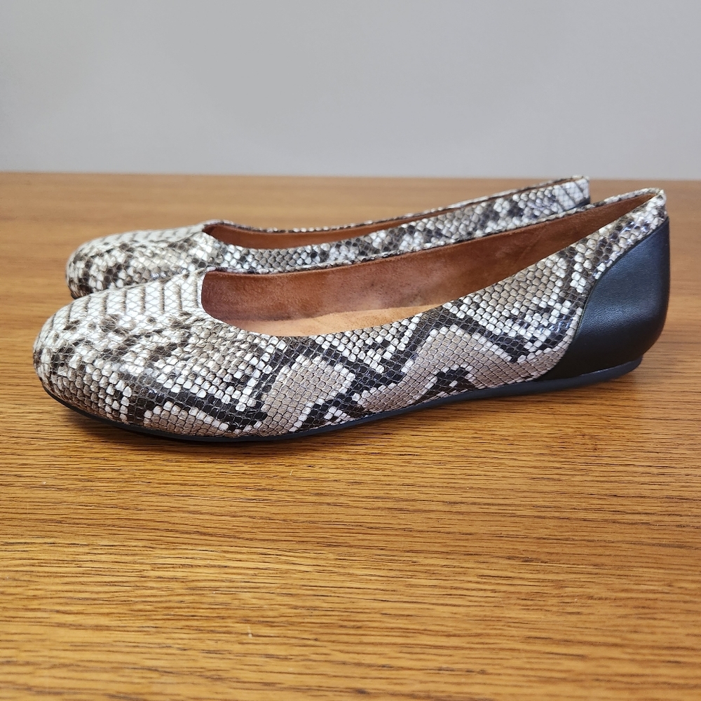 Softwalk Sonoma Faux Snakeskin Black and White Round Toe Ballet Flat Wide Width